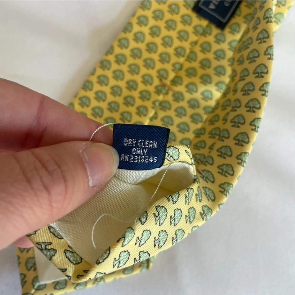Vineyard Vines 100% Silk John's Island Club Florida Tree Custom Collection Tie
